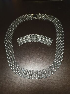 Vintage Silver toned Mesh Necklace and Bracelet Set